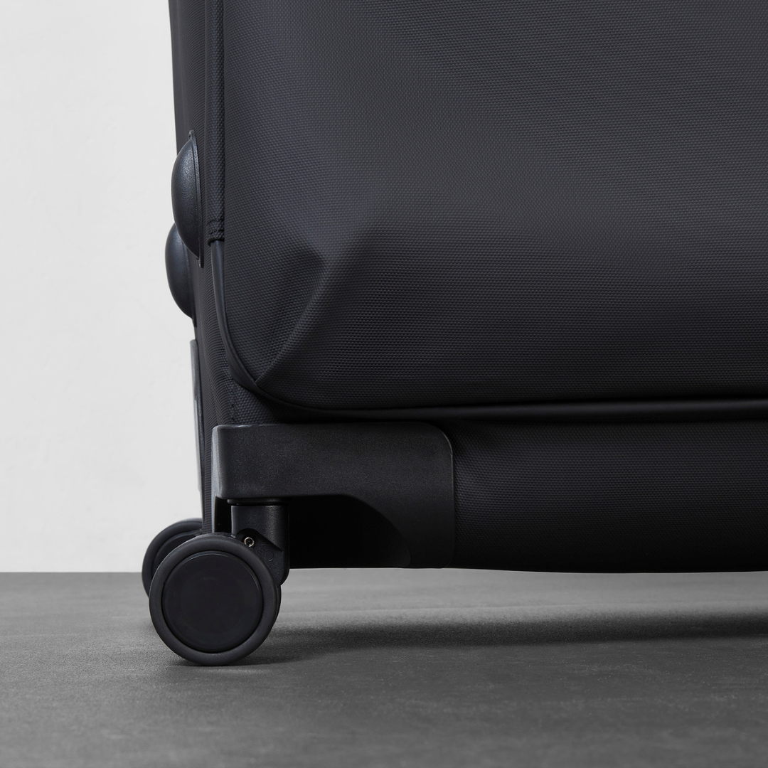 Juniper Medium Suitcase in Black