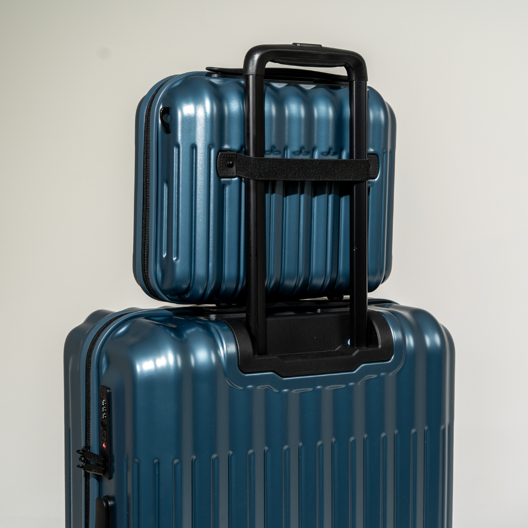 Luna Vanity Suitcase in Blue