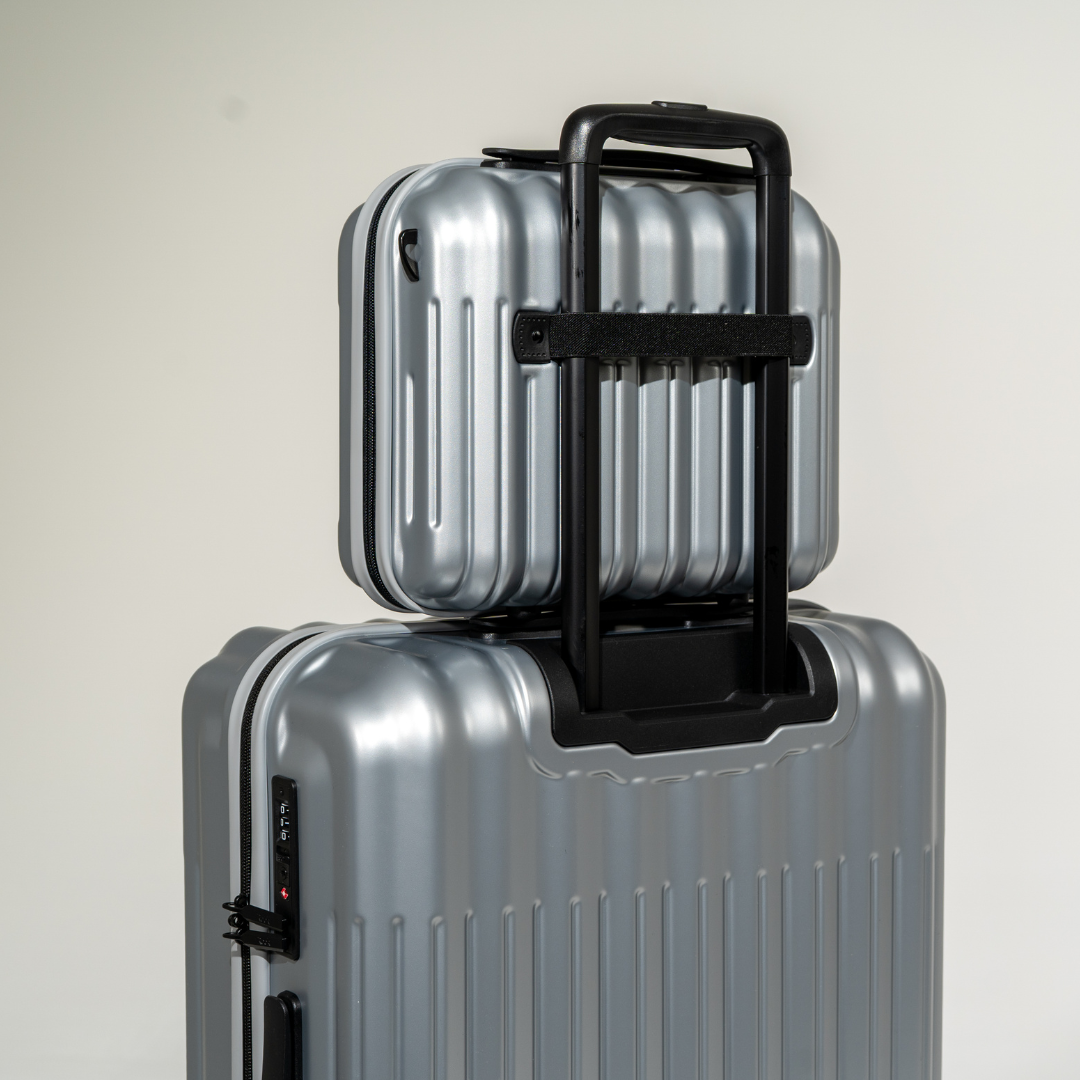 Luna Vanity Suitcase in Silver