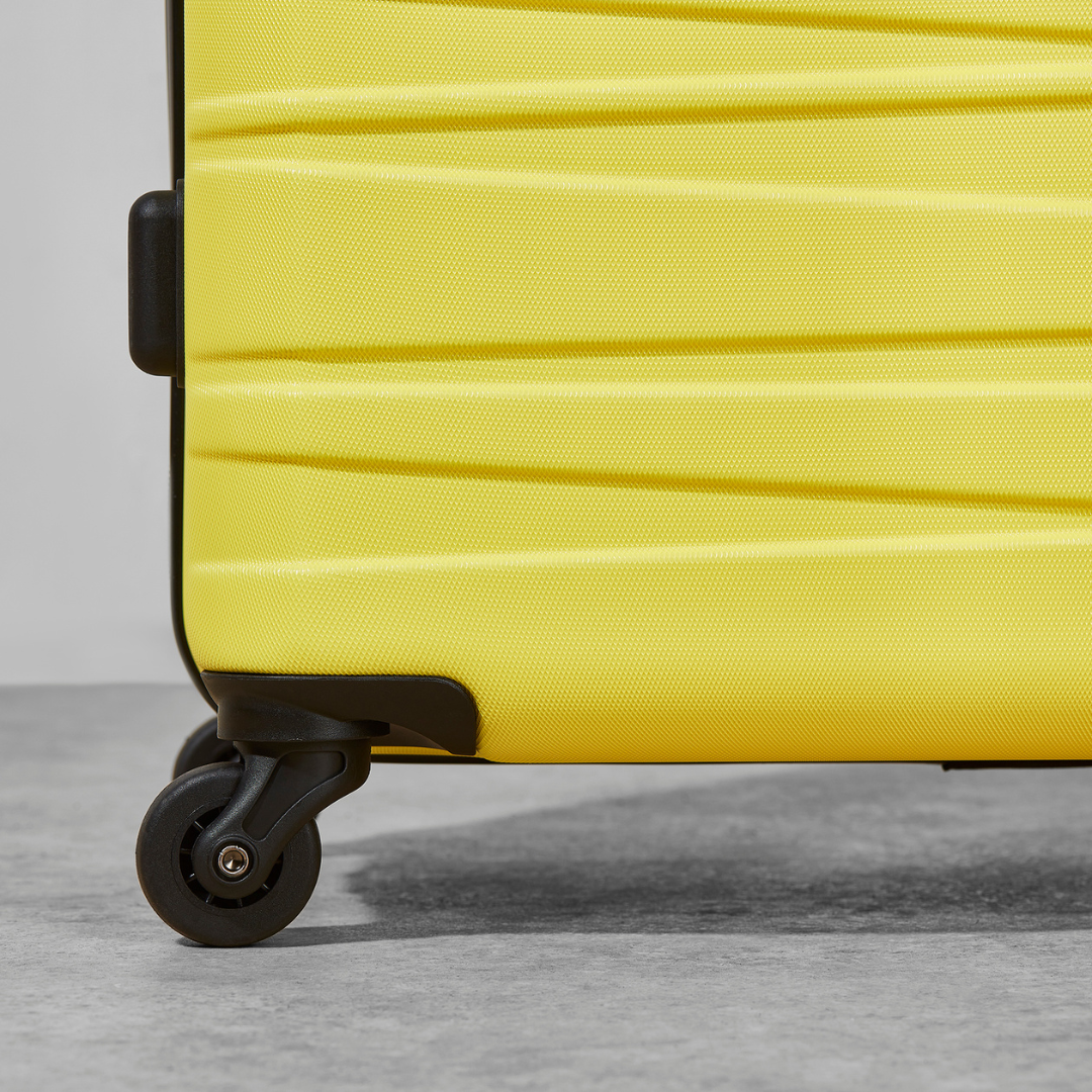 Seattle Medium Suitcase in Yellow