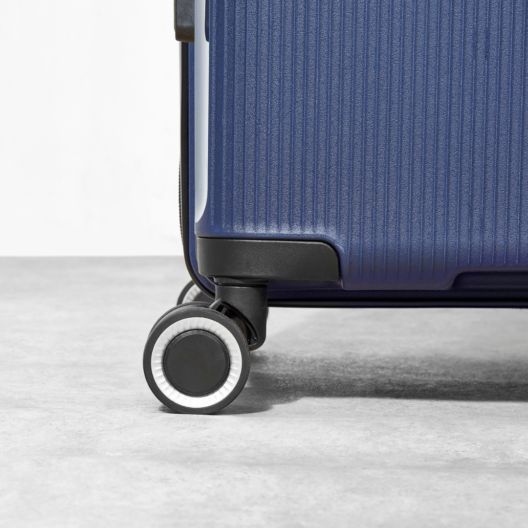 Hudson Large Suitcase in Navy