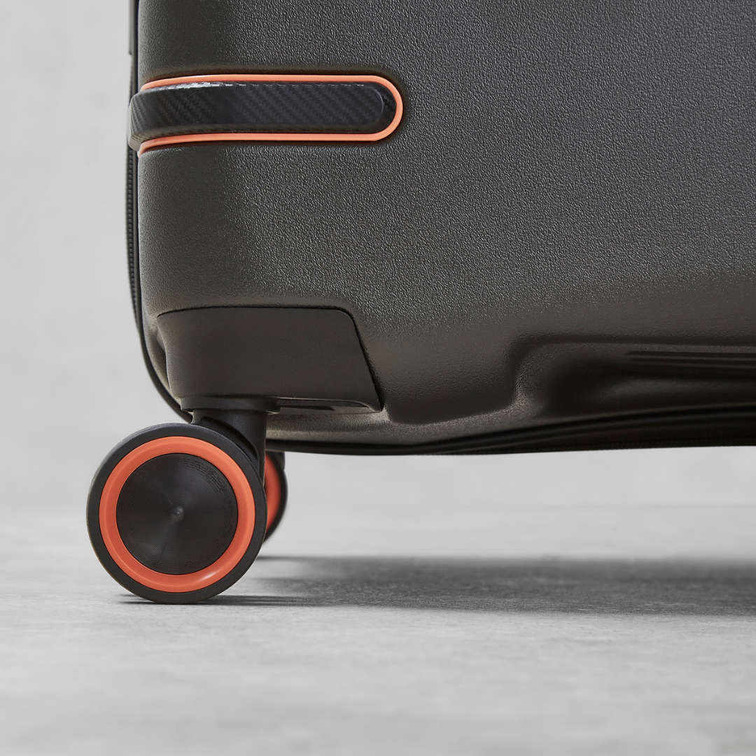 Genesis Medium Suitcase in Charcoal