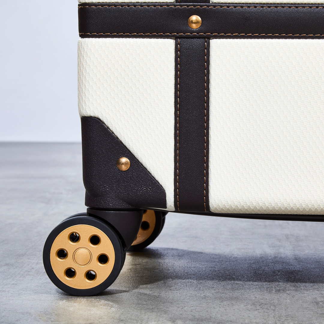 Vintage Set of 4 Suitcases in Cream