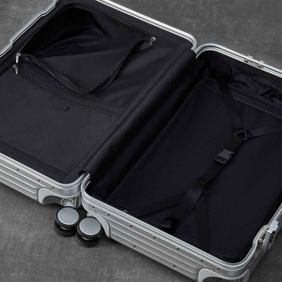 Axel Medium Suitcase in Silver
