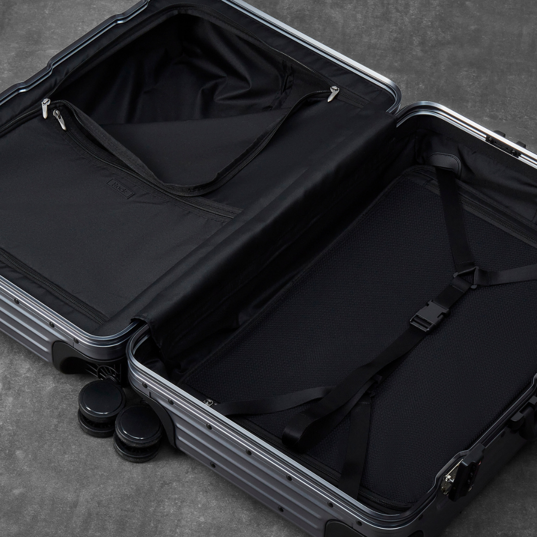 Axel Medium Suitcase in Gunmetal