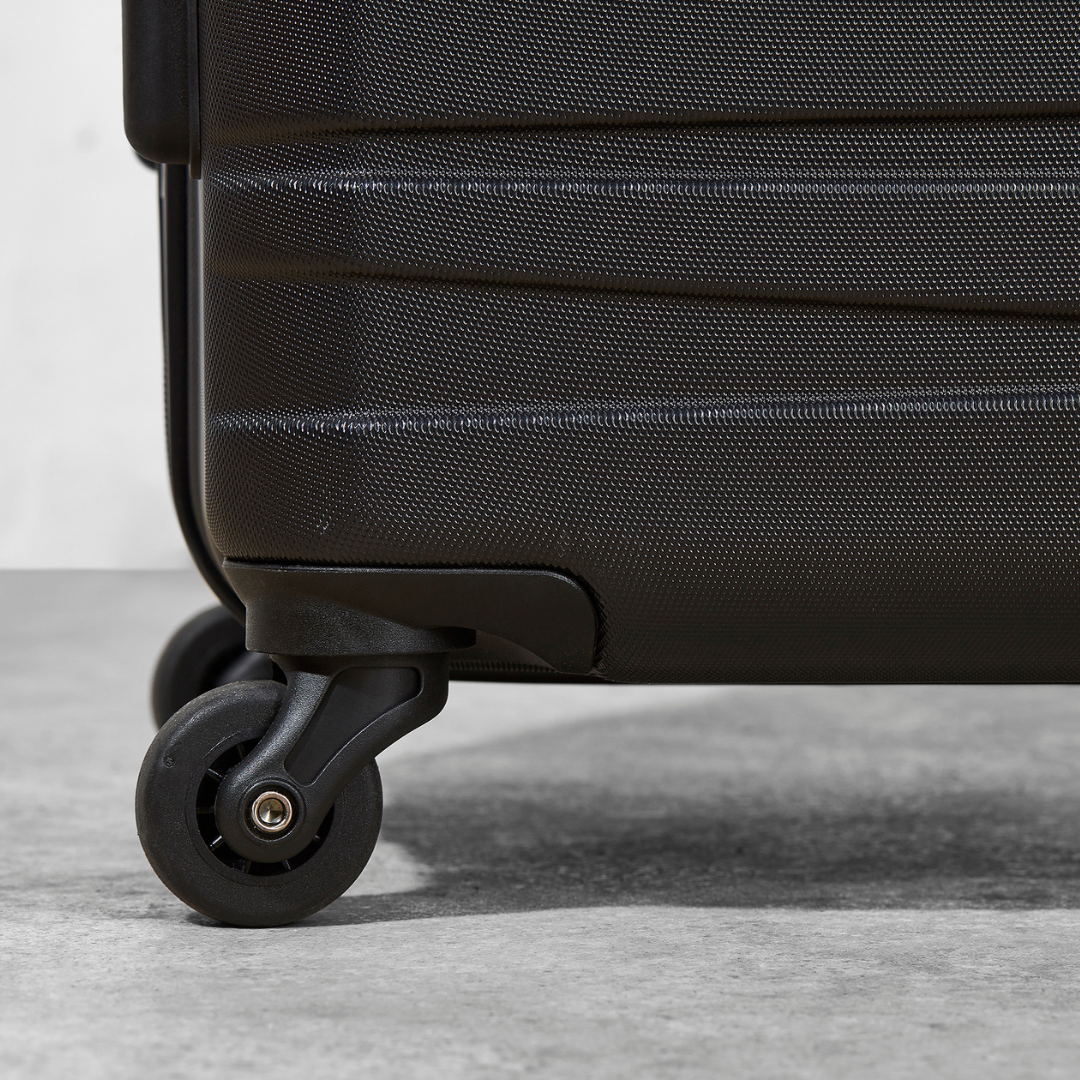Seattle Small Suitcase in Black