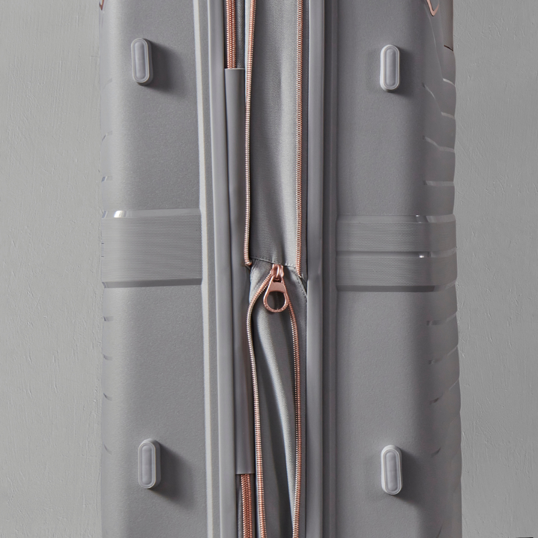 Astrid Medium Suitcase in Grey