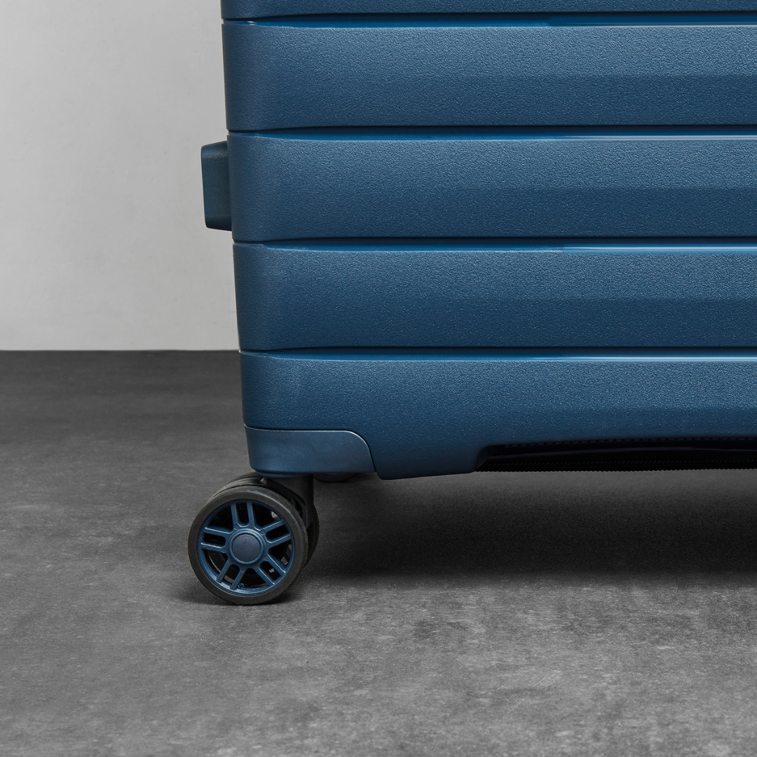 Palma Large Suitcase in Navy