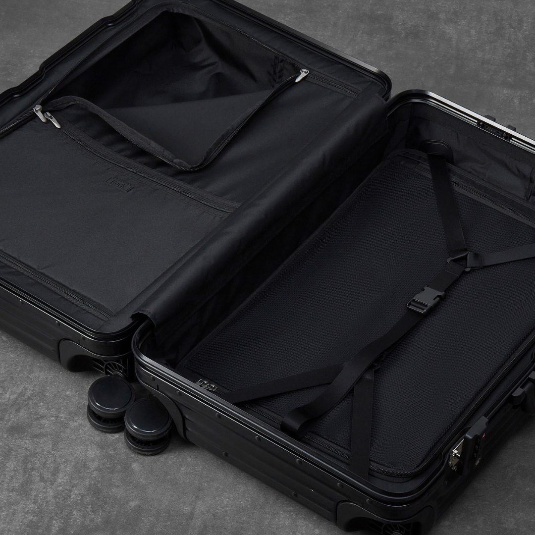 Axel Small Suitcase in Black