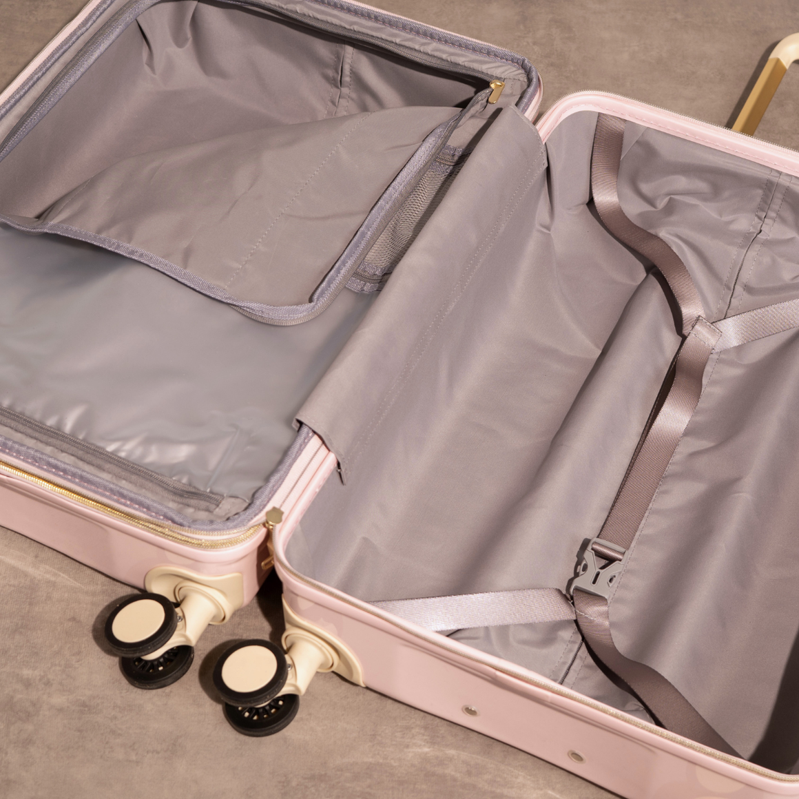 Primrose Medium Suitcase in Baby Pink