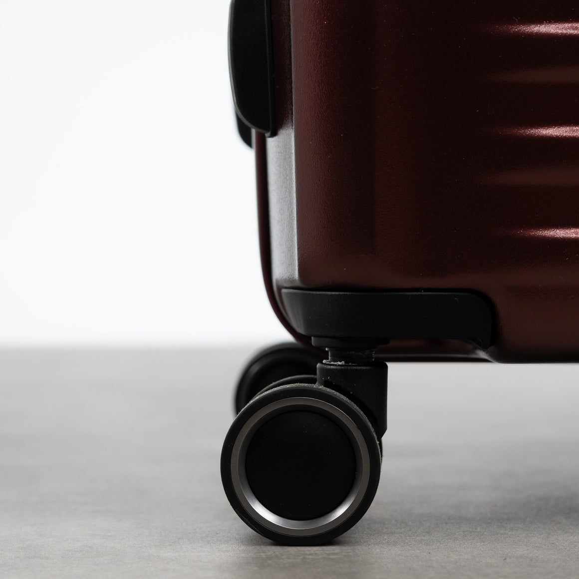 Legacy Small Suitcase in Burgundy