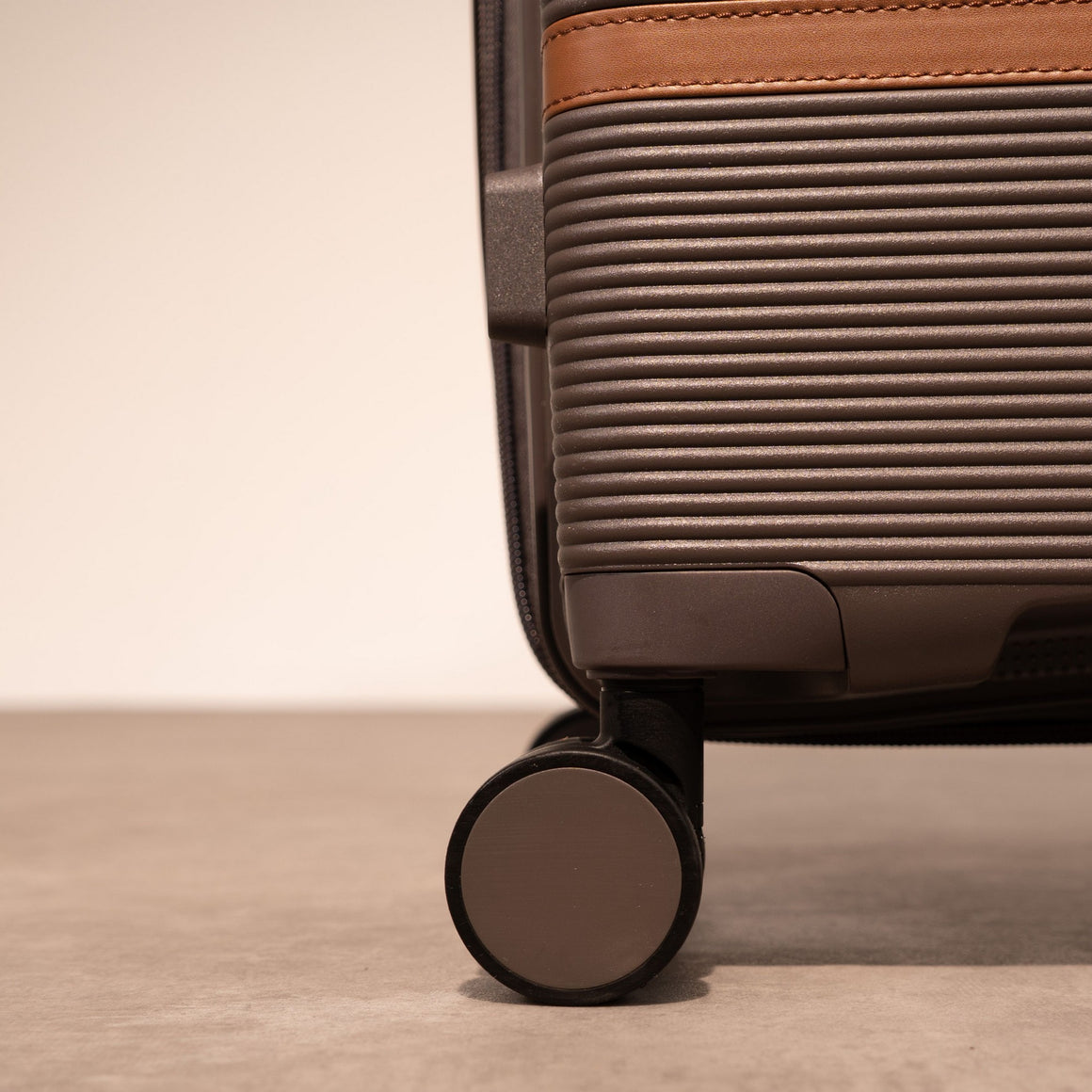 Medina Small Suitcase in Clove Brown