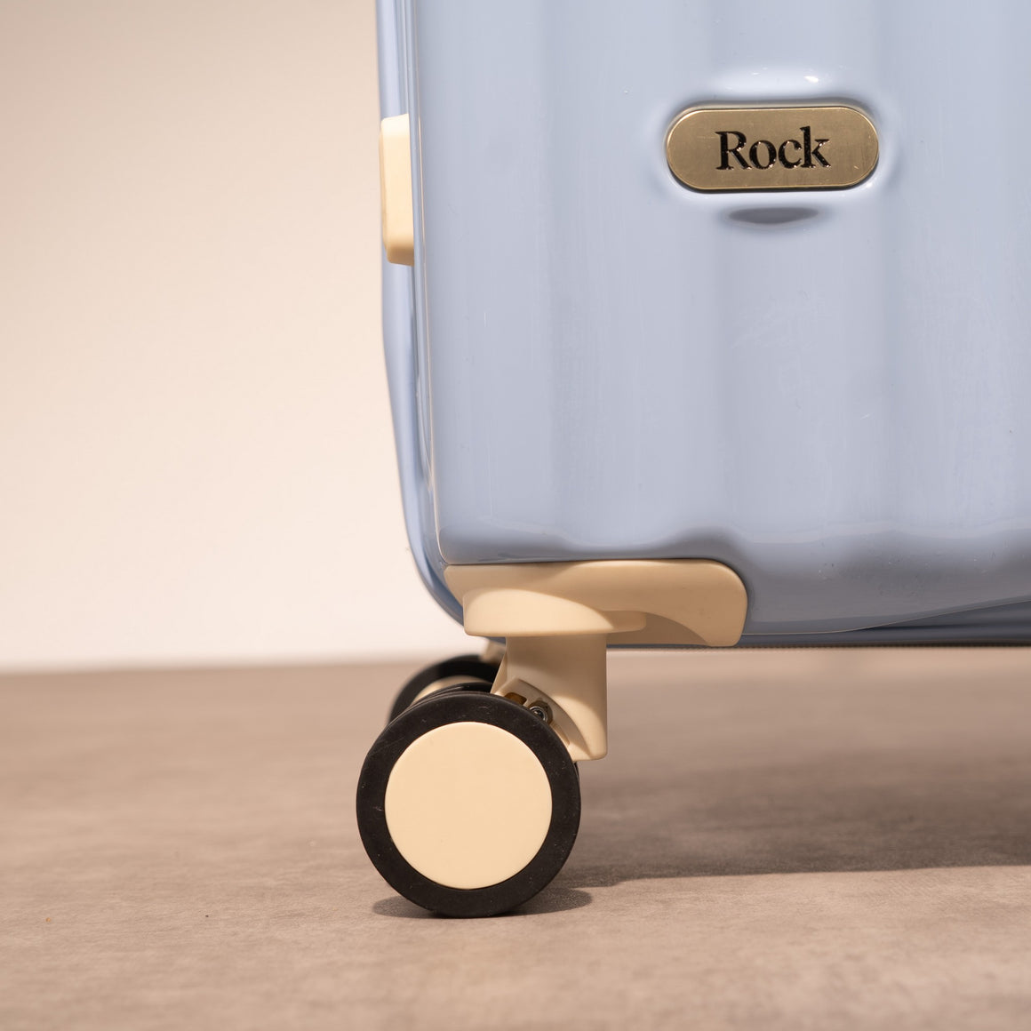 Primrose Medium Suitcase in Blue