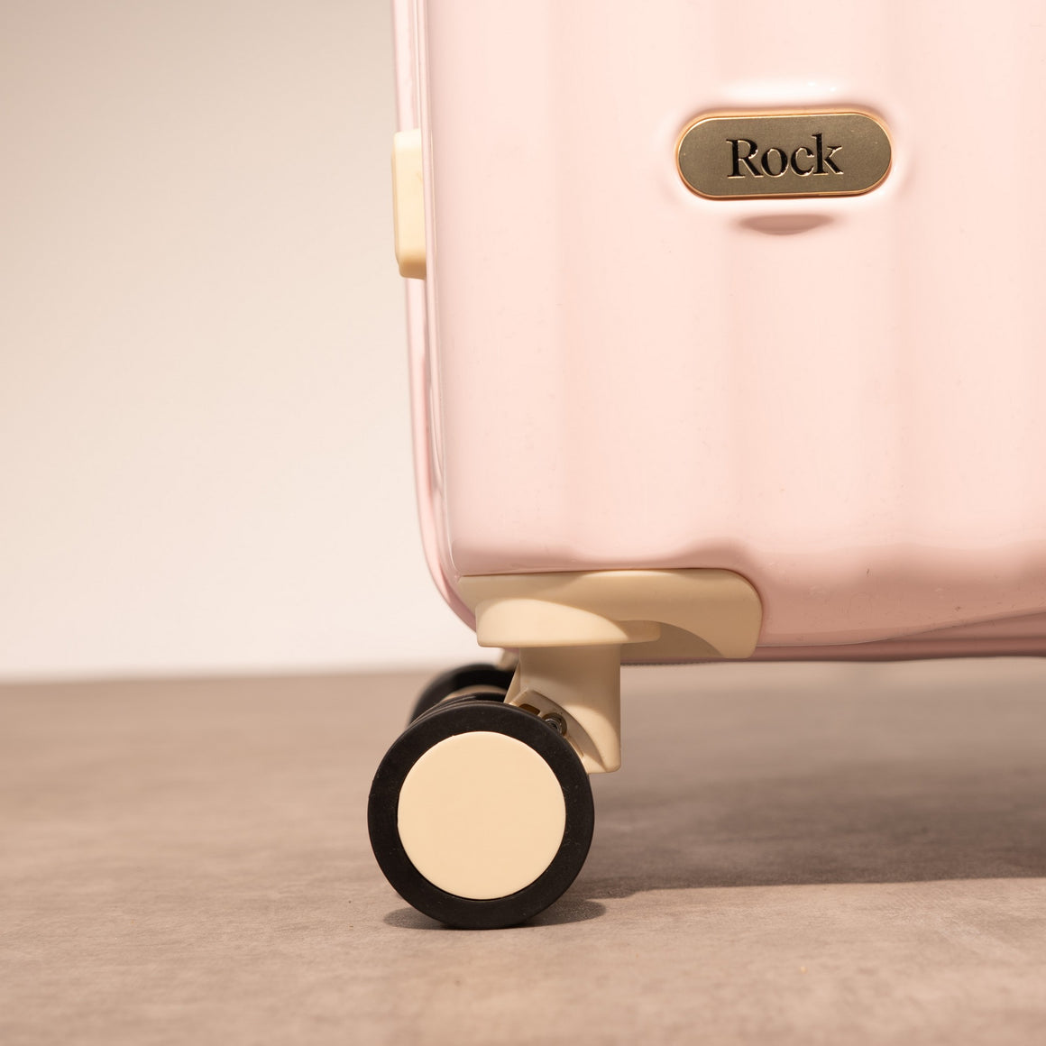 Primrose Medium Suitcase in Baby Pink