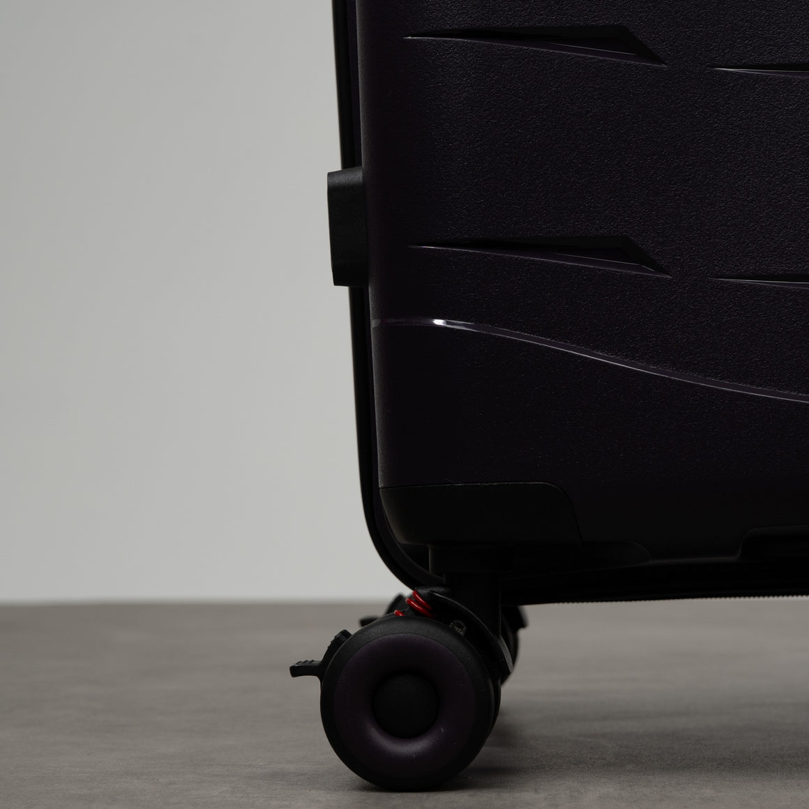 Resilient Set of 3 Suitcases in Purple