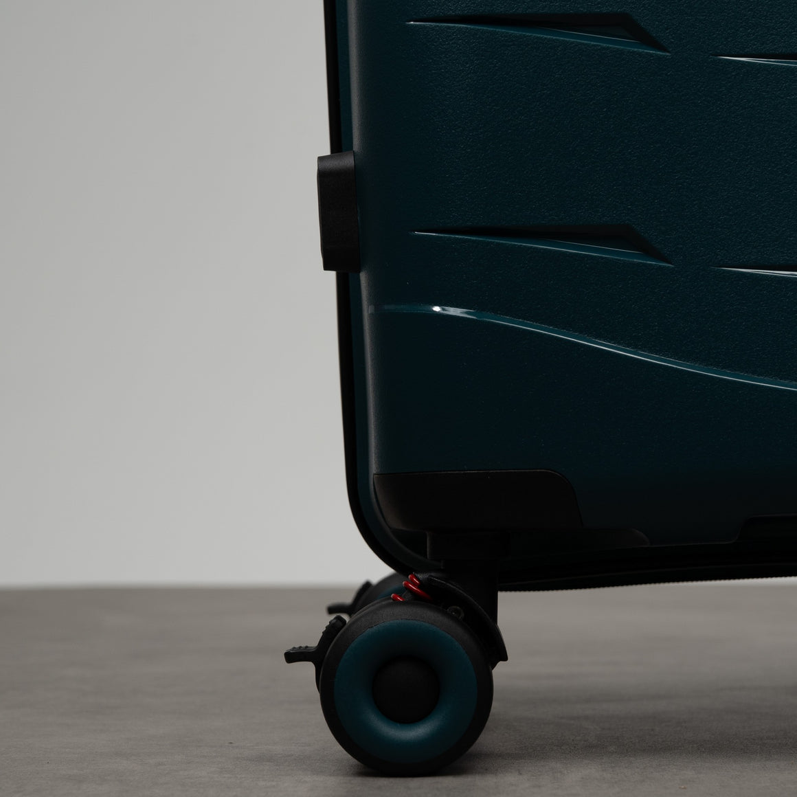 Resilient Large Suitcase in Teal