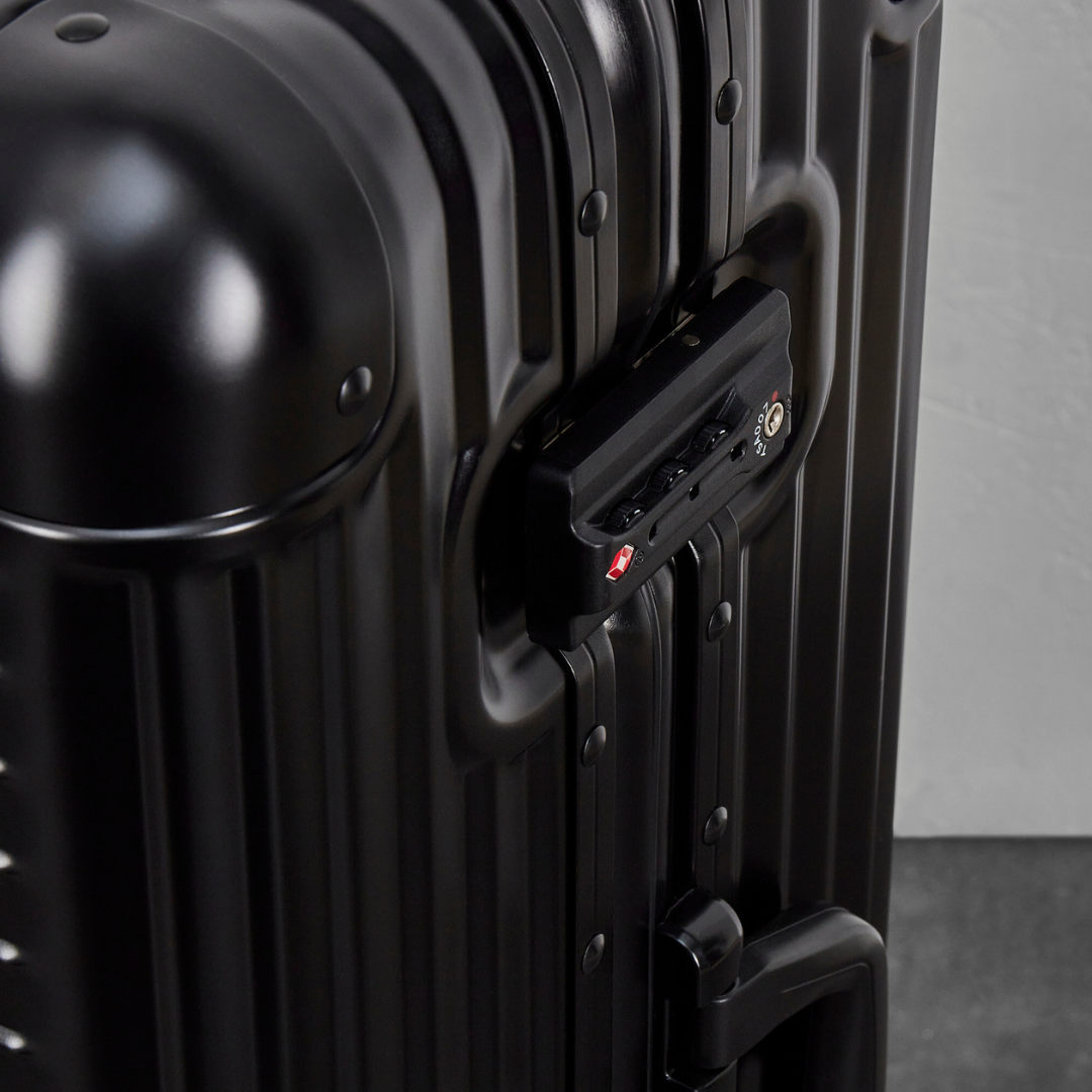 Axel Small Suitcase in Black