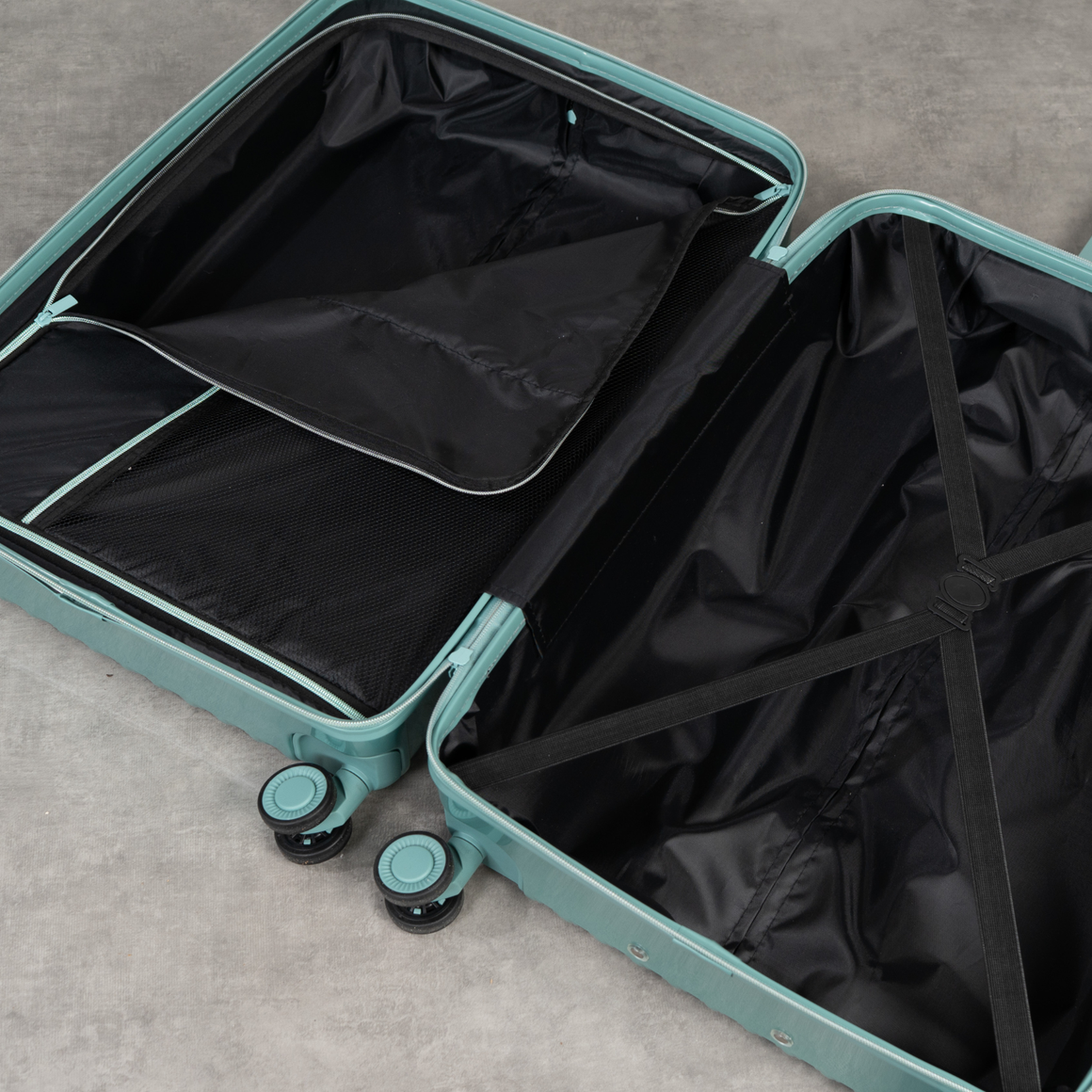 Vesta Small Suitcase in Seafoam