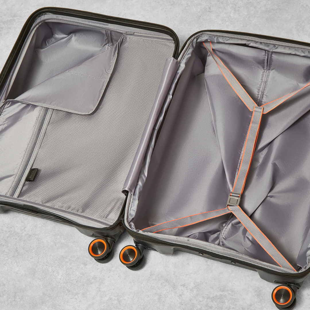 Genesis Small Suitcase in Black