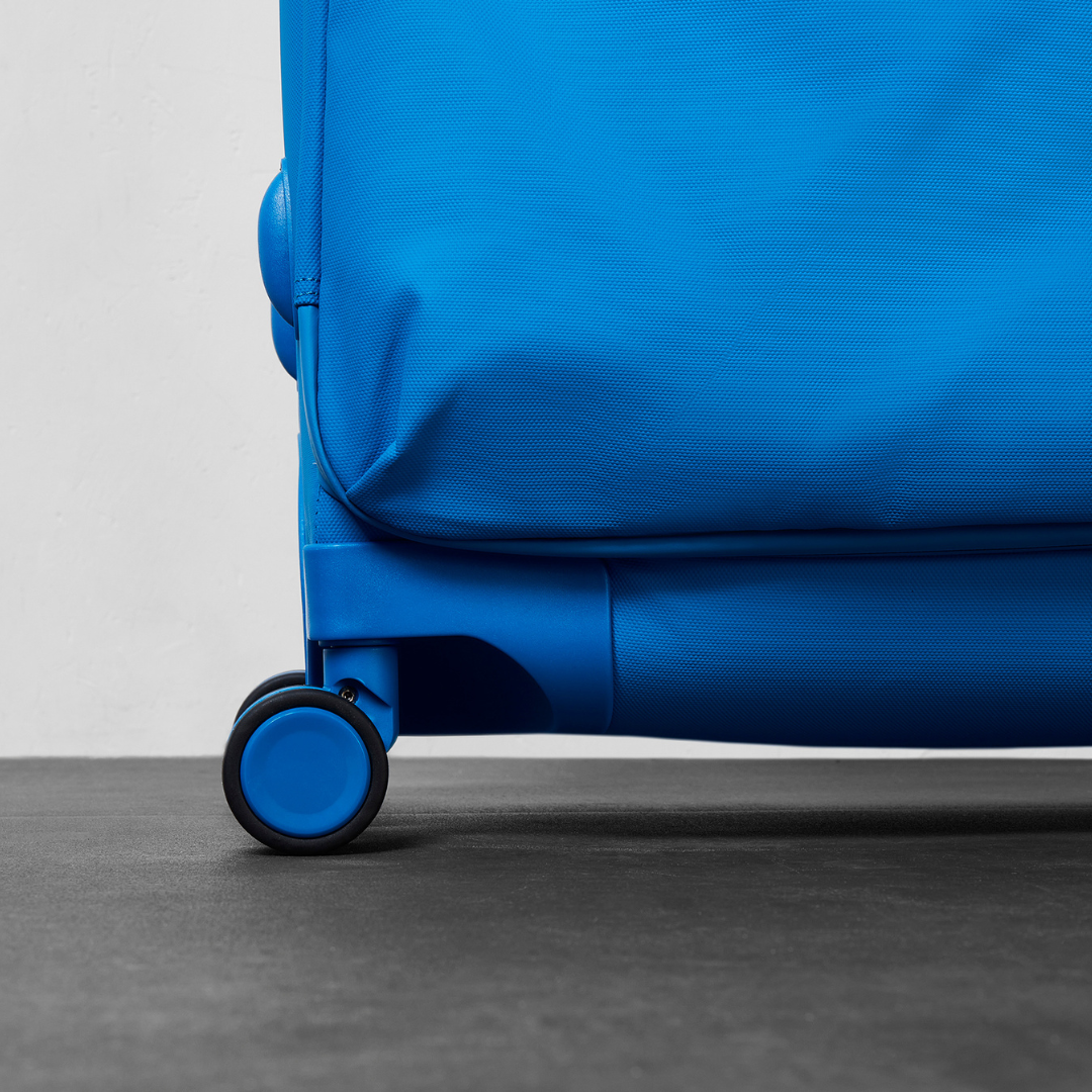 Juniper Large Suitcase in Blue