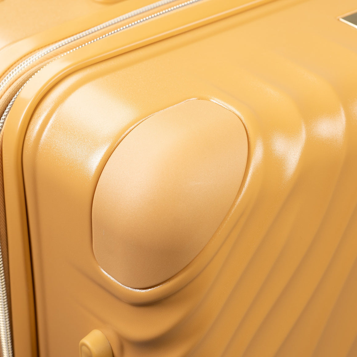 Sahara Medium Suitcase in Gold Sunset
