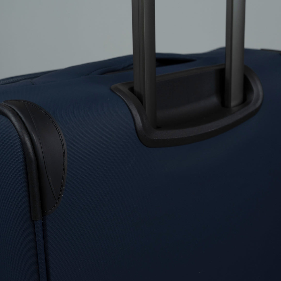 Vitality Extra Large Suitcase in Navy