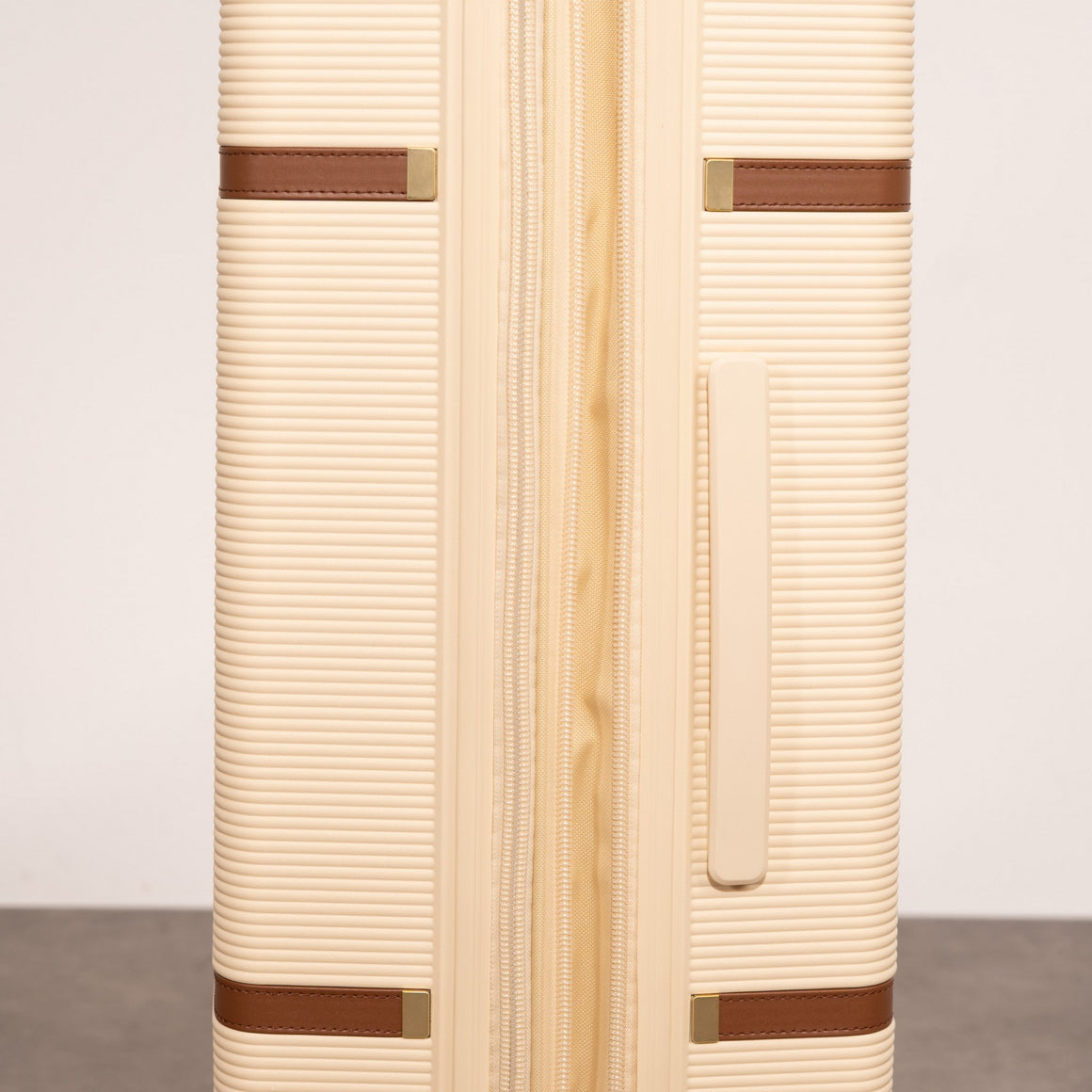 Medina Large Suitcase in Ginger Cream