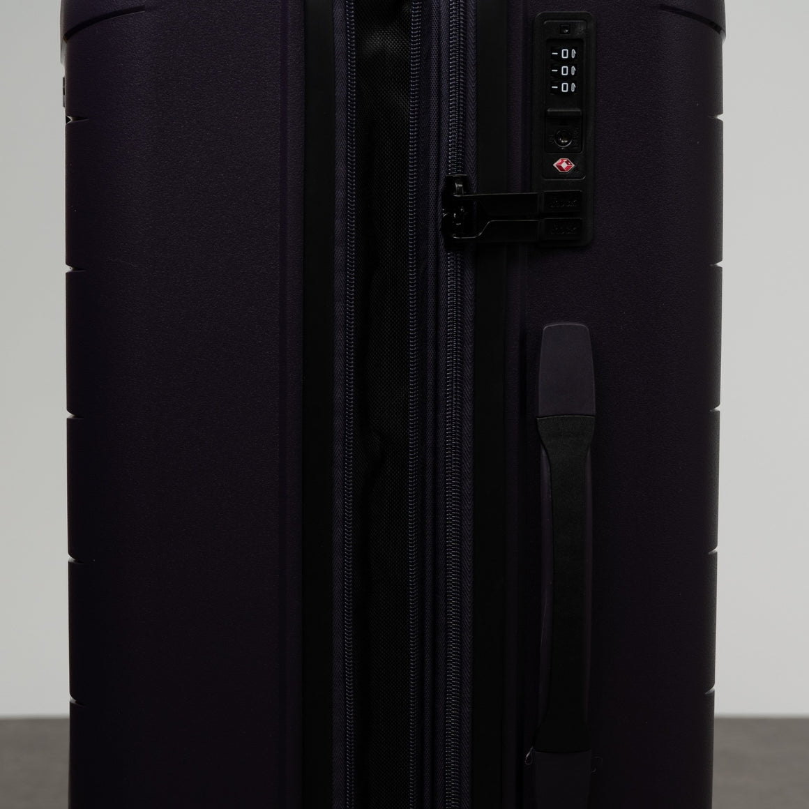 Resilient Set of 3 Suitcases in Purple
