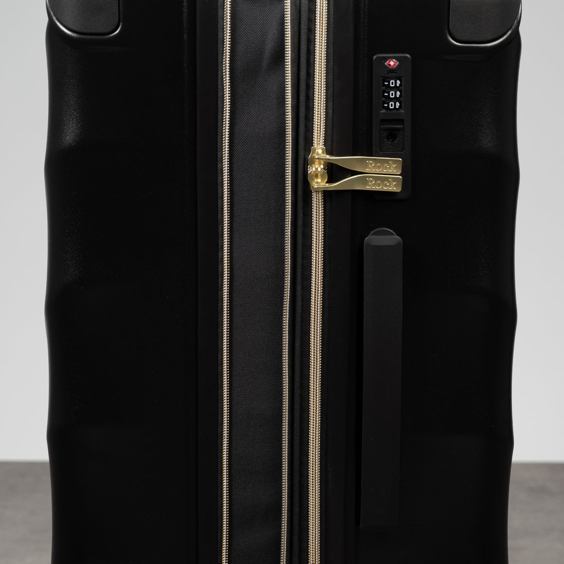 Sahara Medium Suitcase in Moonlight Black