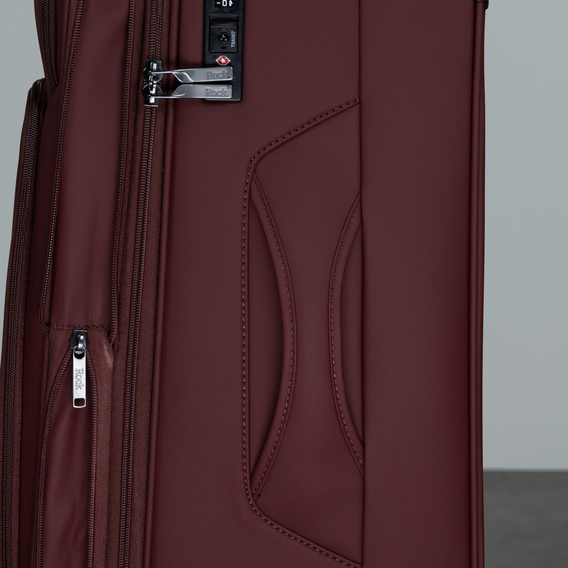 Vitality Extra Large Suitcase in Burgundy