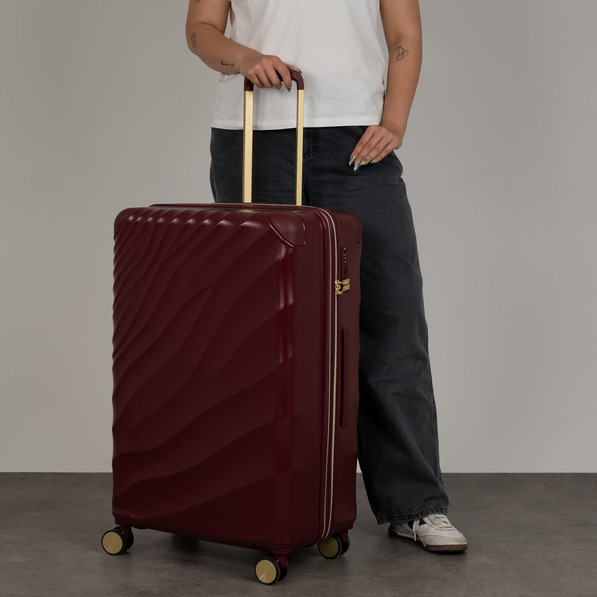 Sahara Large Suitcase in Burgundy Dusk