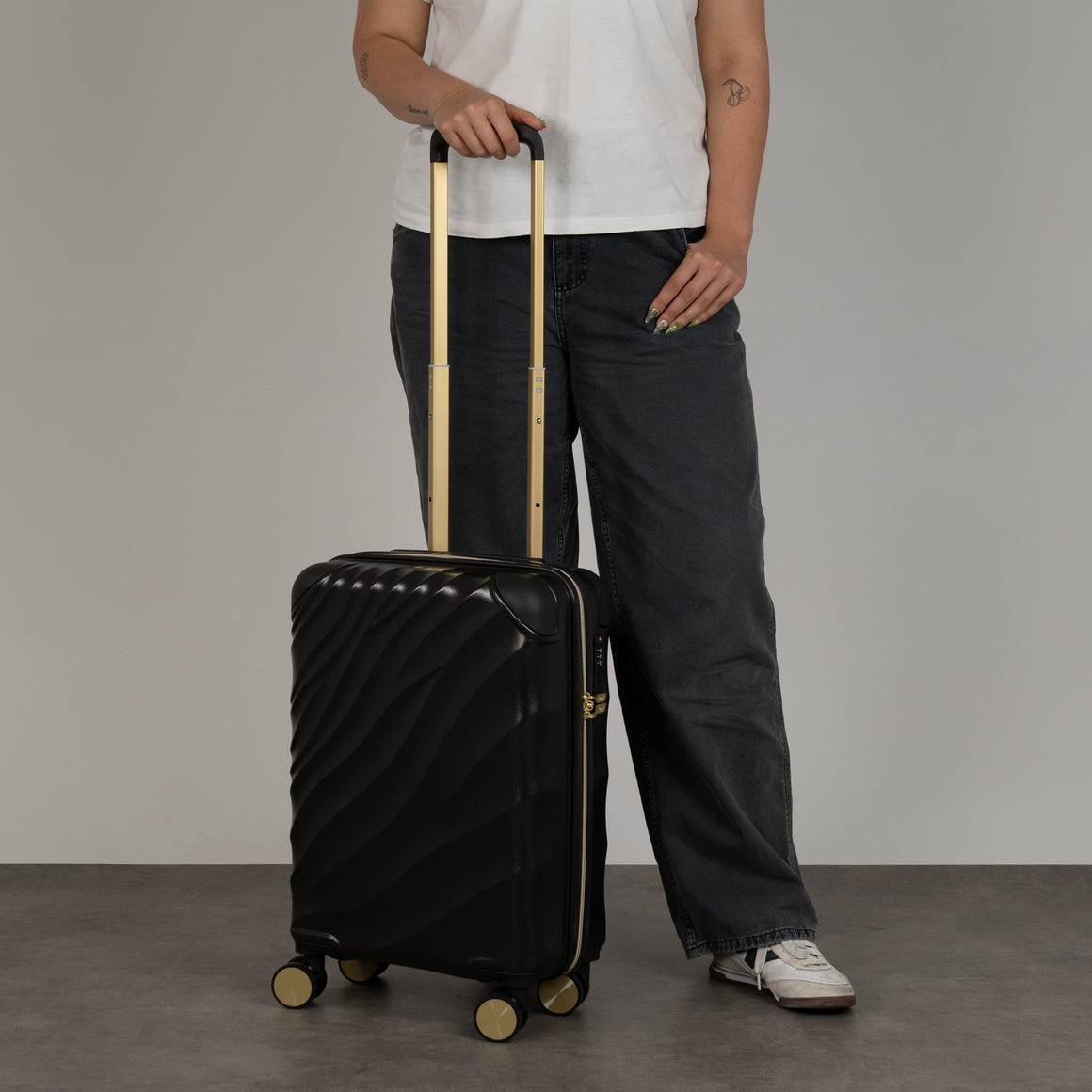 Sahara Small Suitcase in Moonlight Black