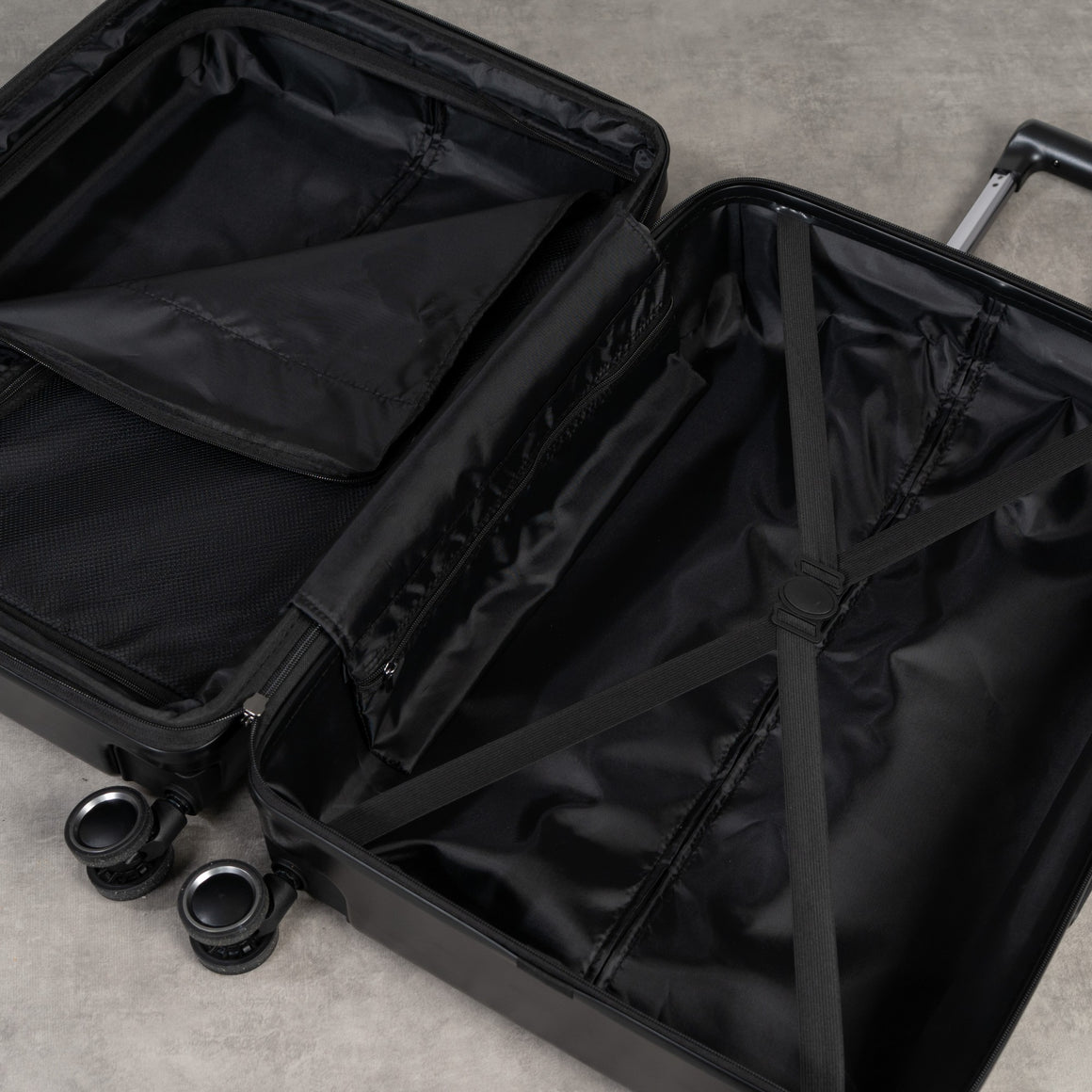 Legacy Medium Suitcase in Black