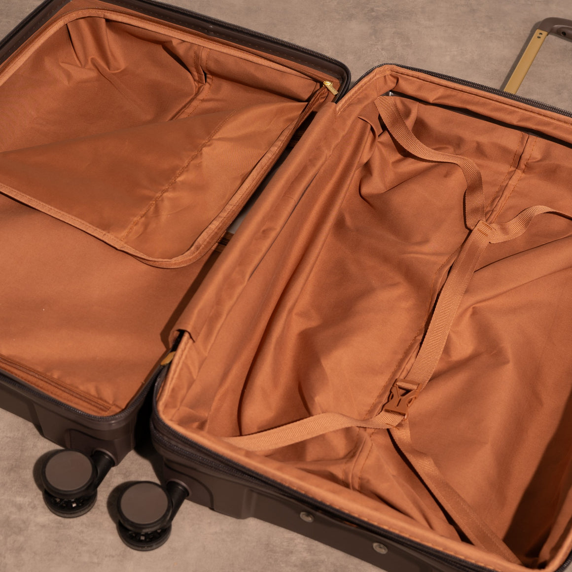 Medina Small Suitcase in Clove Brown