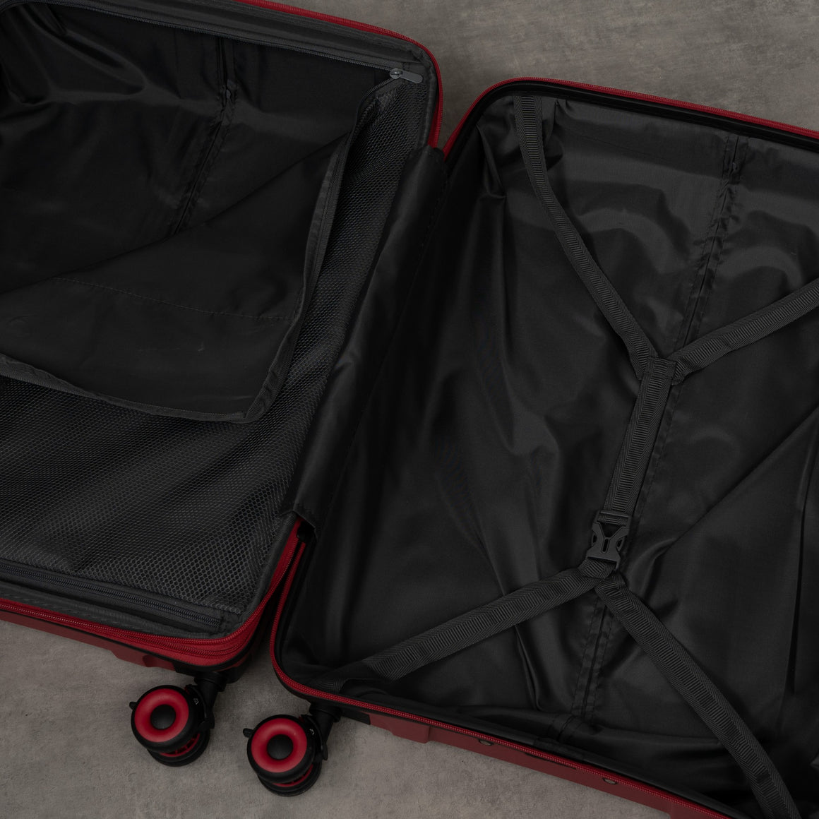Resilient Set of 3 Suitcases in Red