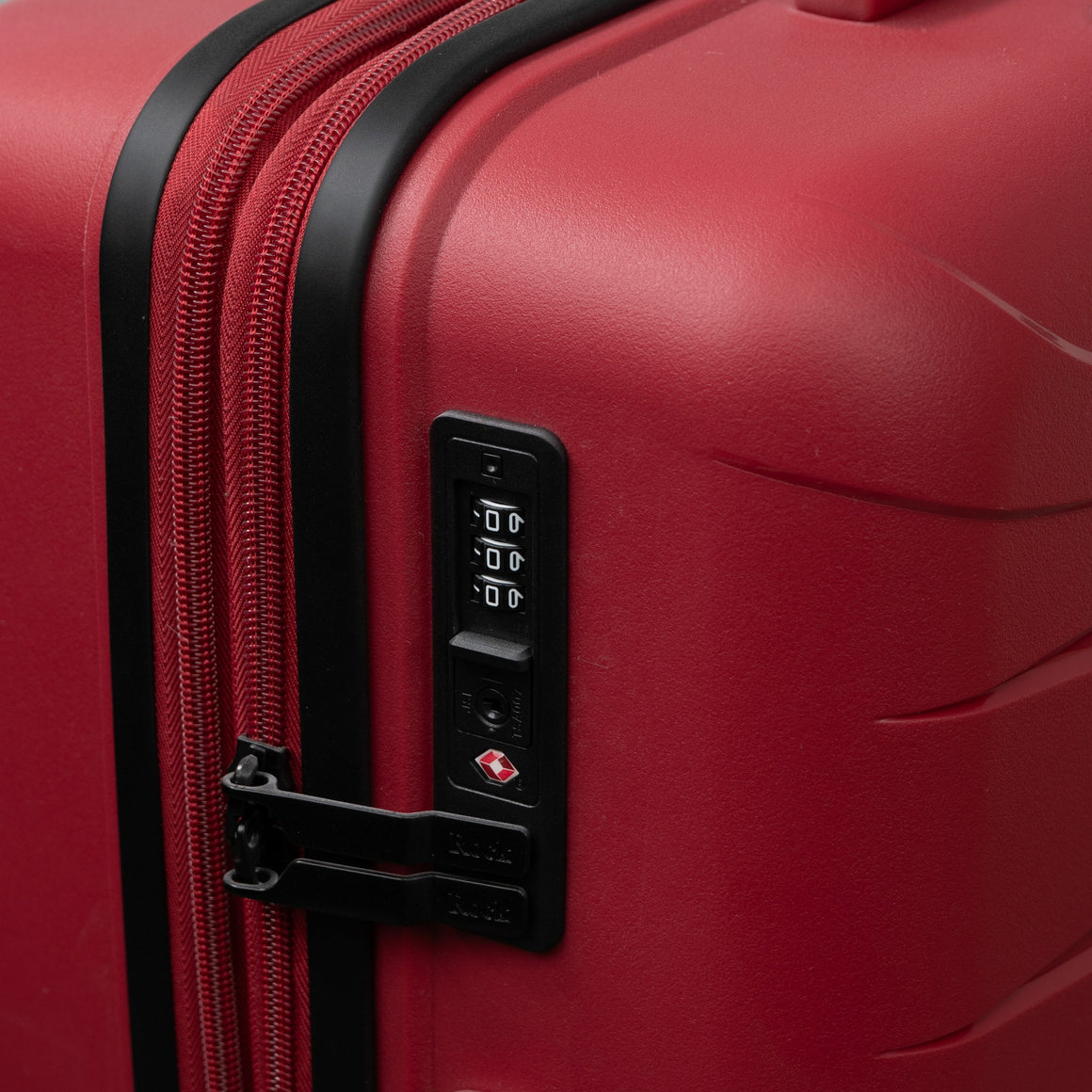 Resilient Set of 3 Suitcases in Red