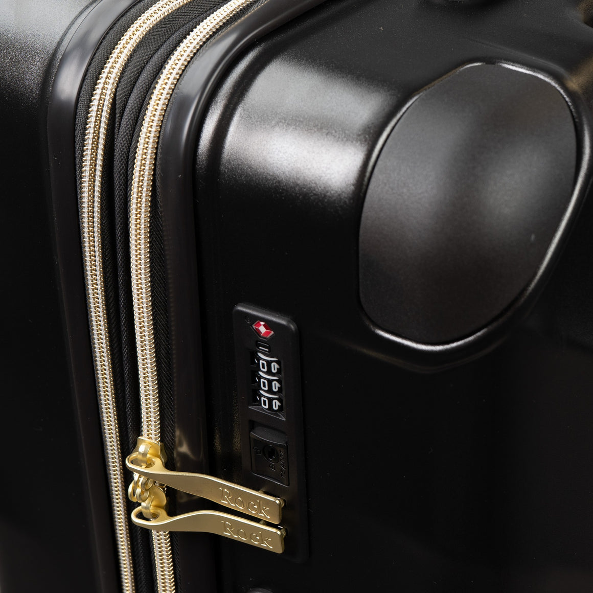Sahara Medium Suitcase in Moonlight Black