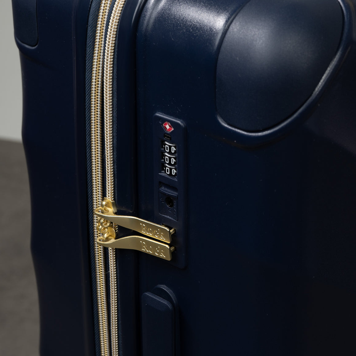 Sahara Medium Suitcase in Navy Midnight