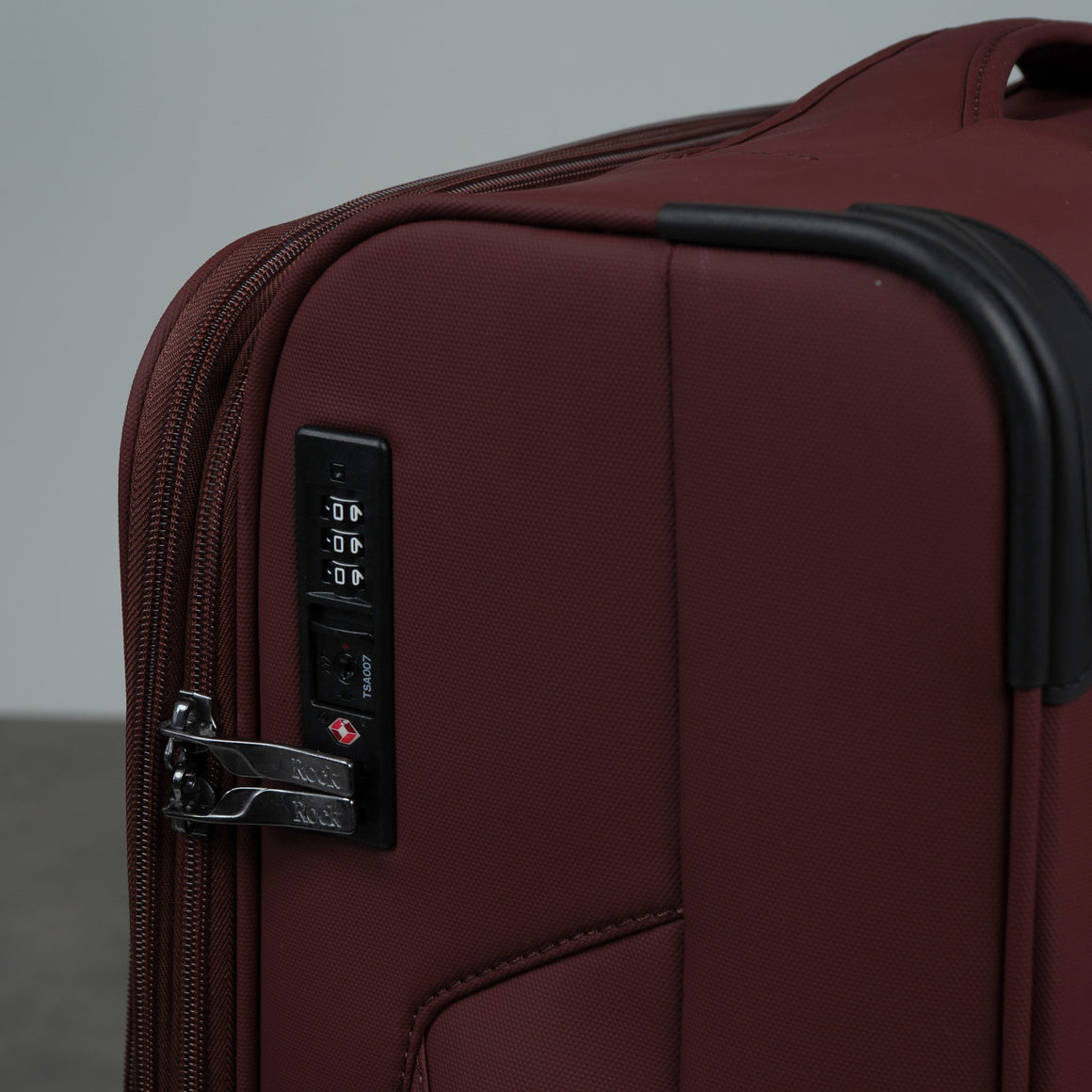 Vitality Extra Large Suitcase in Burgundy
