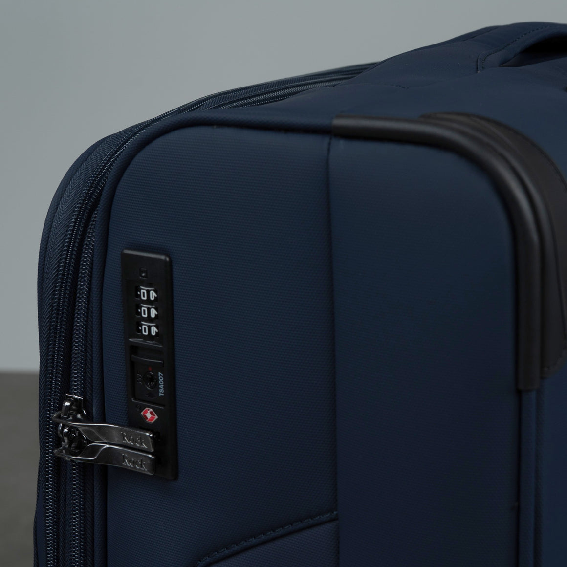 Vitality Extra Large Suitcase in Navy