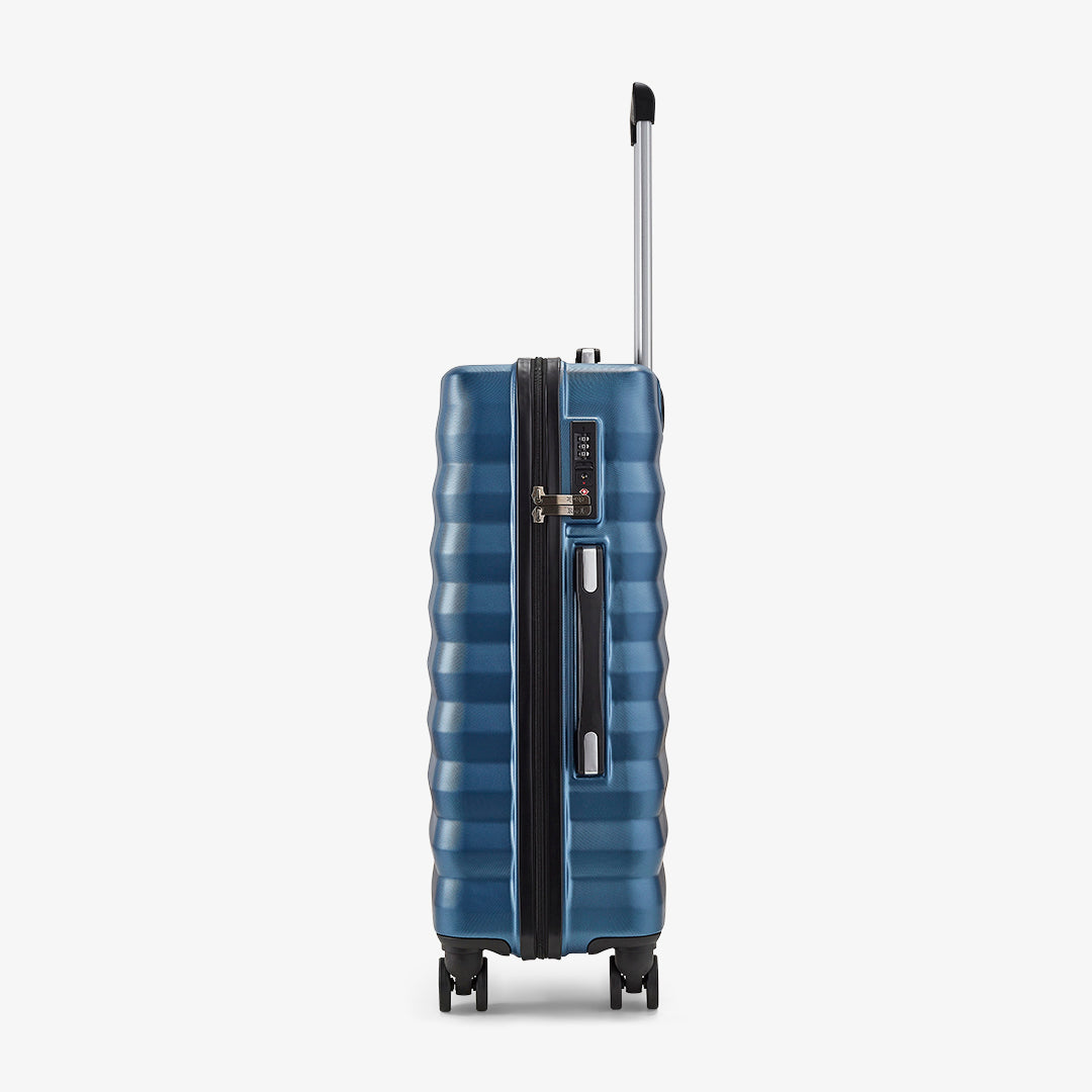 Berlin Medium Suitcase in Blue