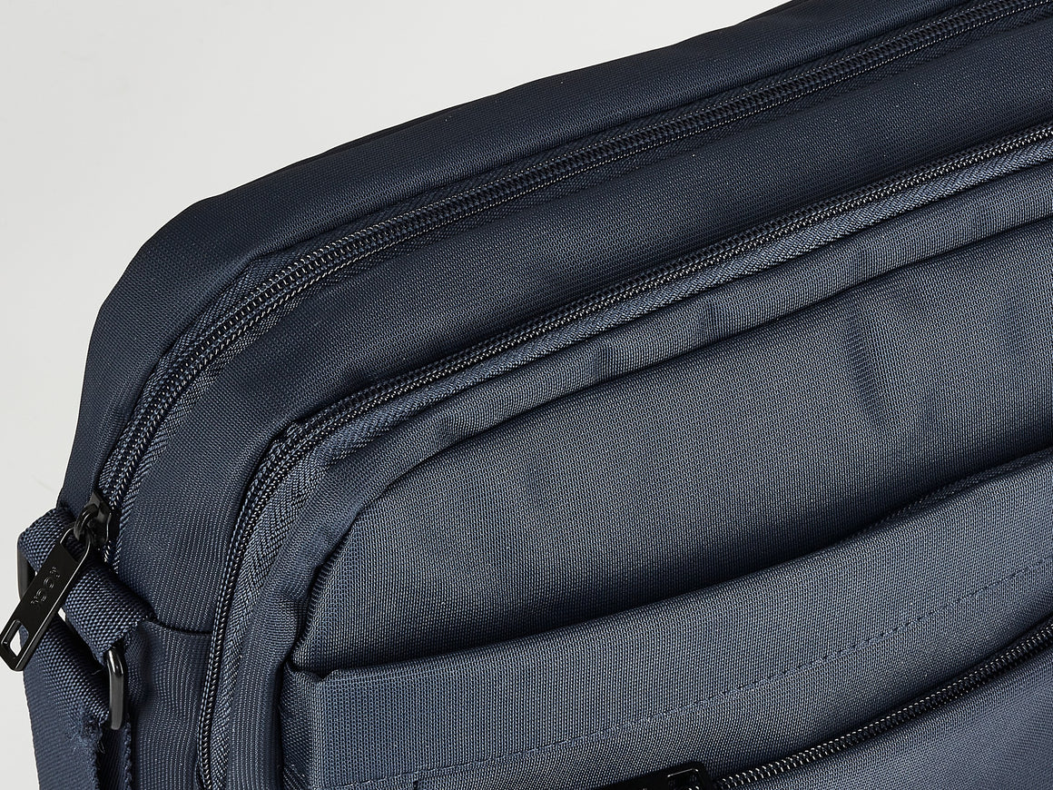 Platinum Flight Bag in Navy