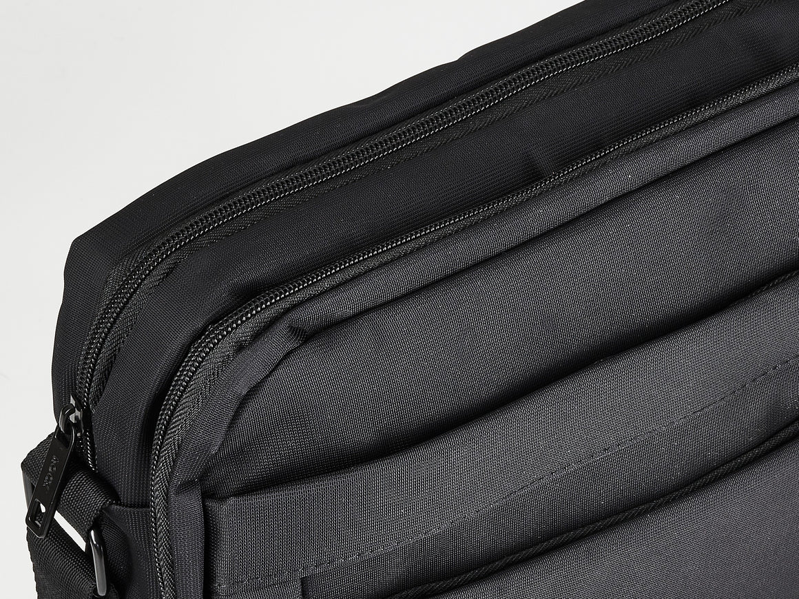 Platinum Flight Bag in Black