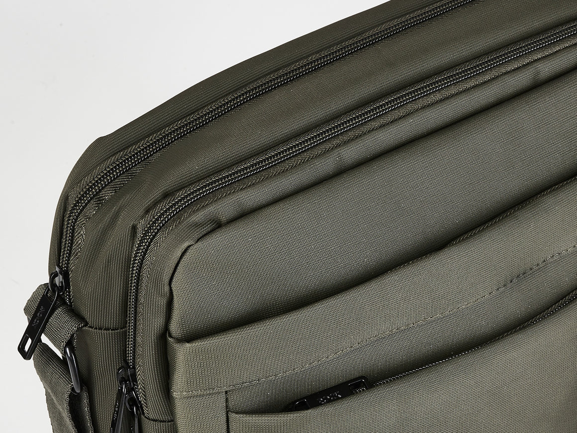 Platinum Flight Bag in Olive Green