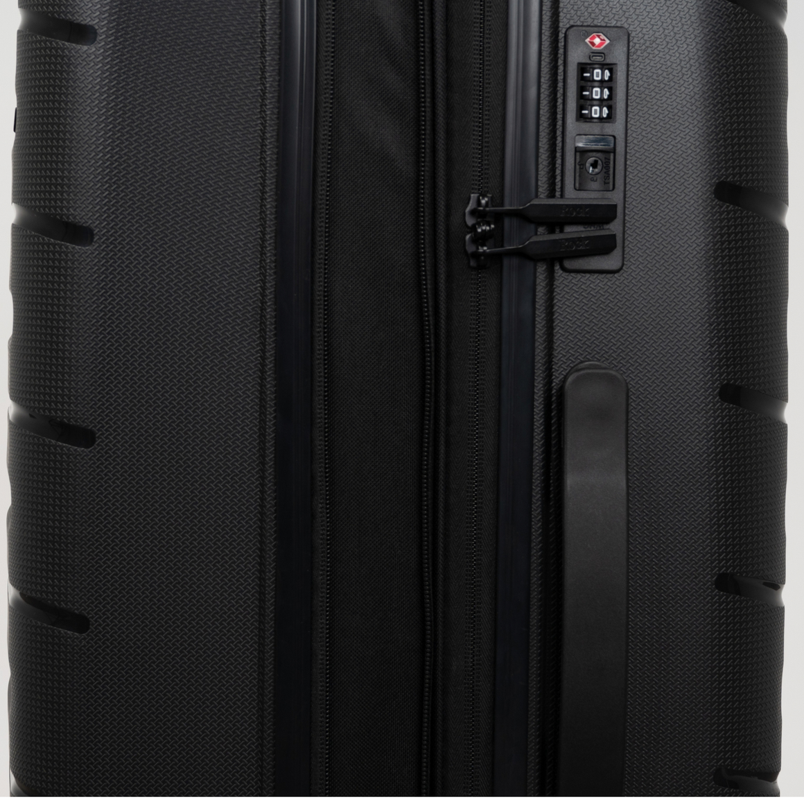 Brisbane Medium Suitcase in Black