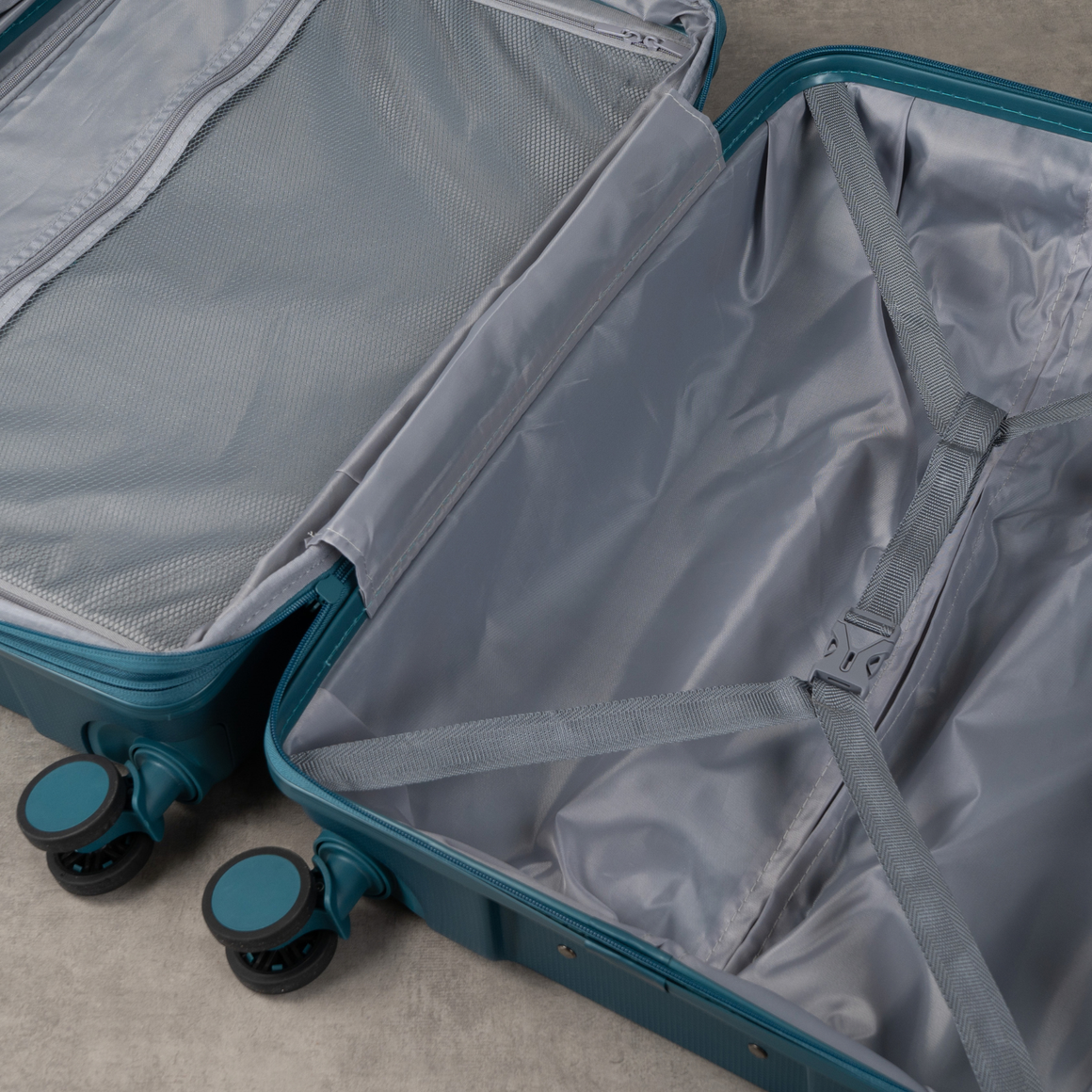 Brisbane Small Suitcase in Teal