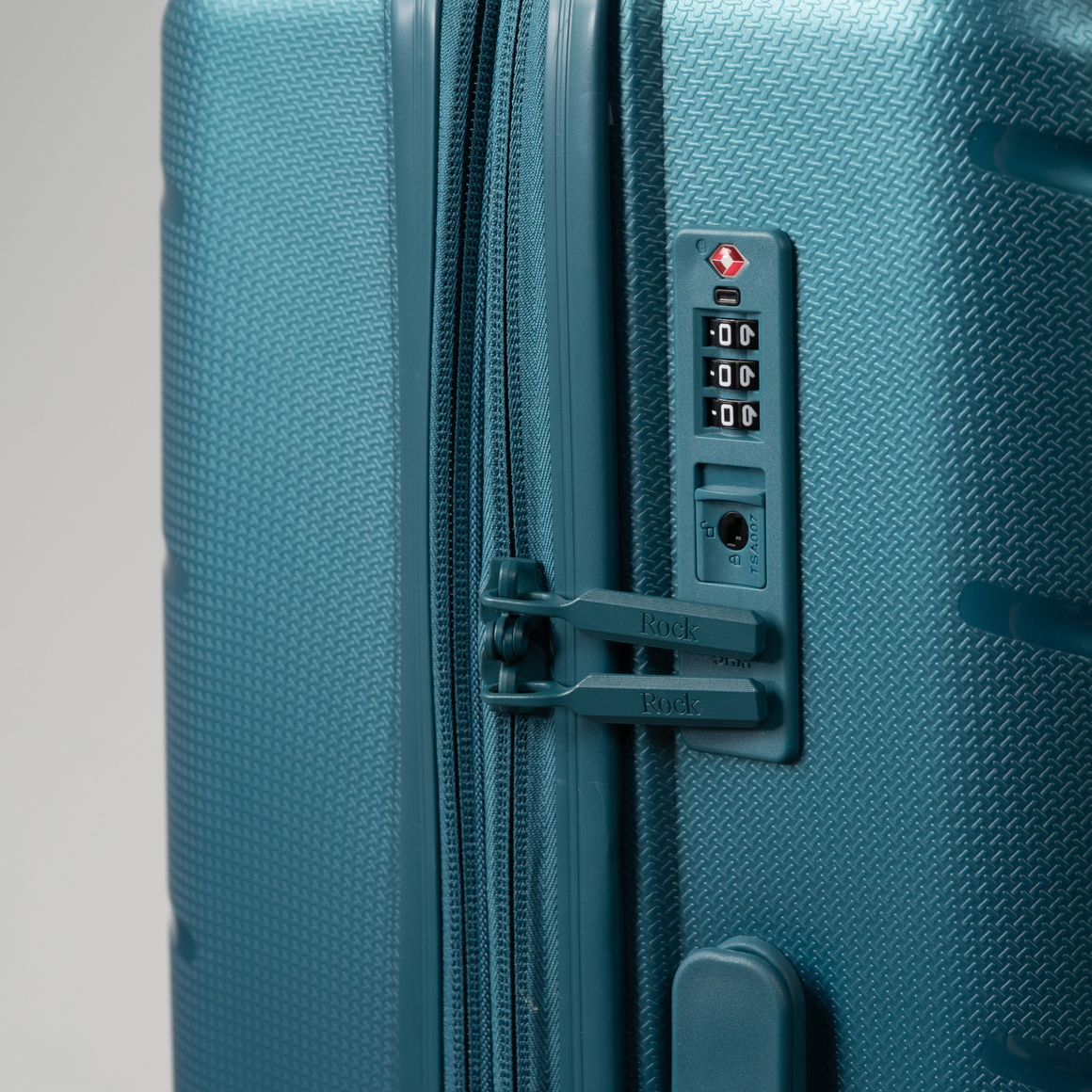 Brisbane Medium Suitcase in Teal