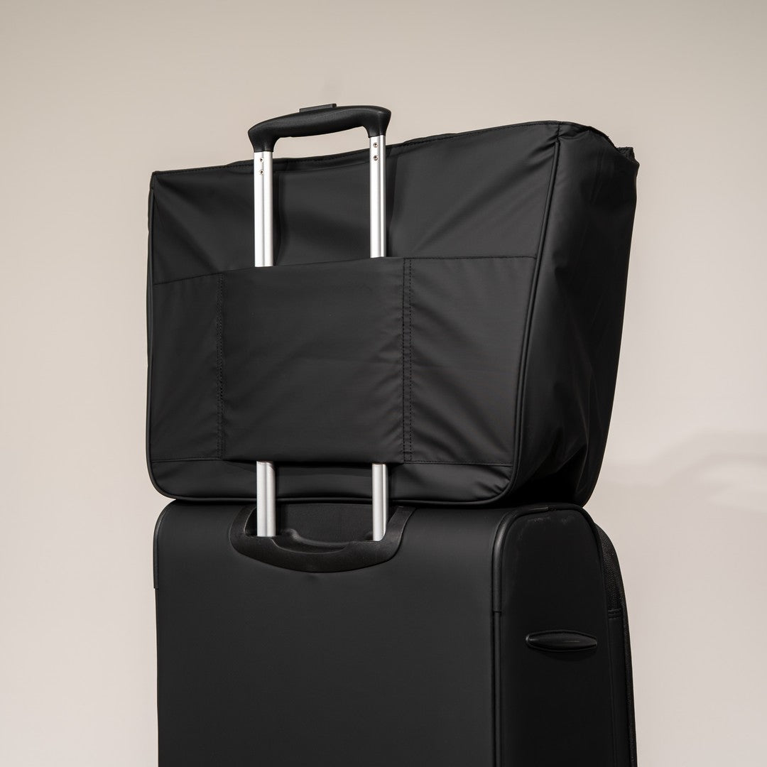 Ember Weekender Bag in Black