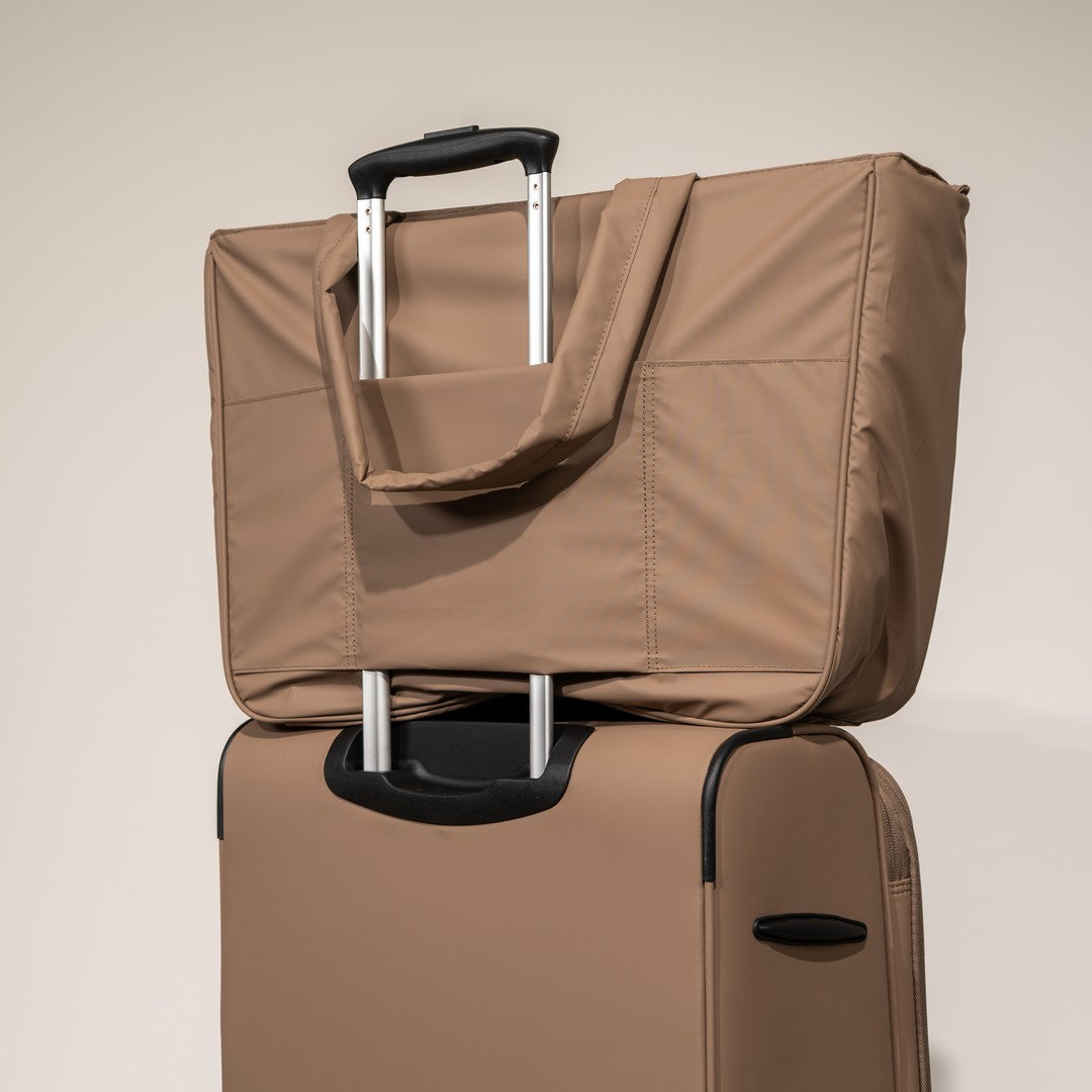 Ember Weekender Bag in Mocha